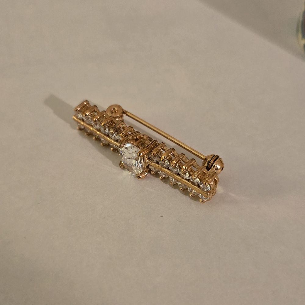 Vintage gold enamel brooch pin white jewel rhinestone 1.5 inch women's